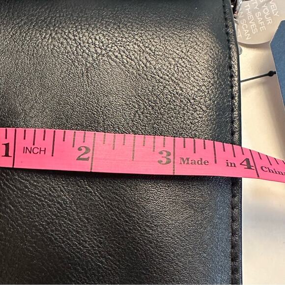 NWT Nautica Catalina Vegan Leather RFID Women Crossbody Cell Phone Holder Wallet - Picture 10 of 15